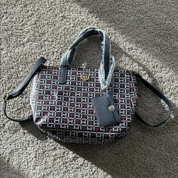 Tommy Hilfiger Women's Geometric Black and Red Shoulder Bag - Picture 15 of 15